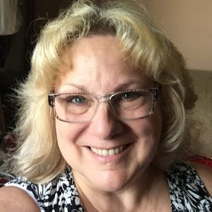 Meet your Posher, Stacie